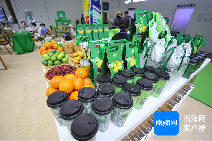 　　现场的展品。记者 王威 摄