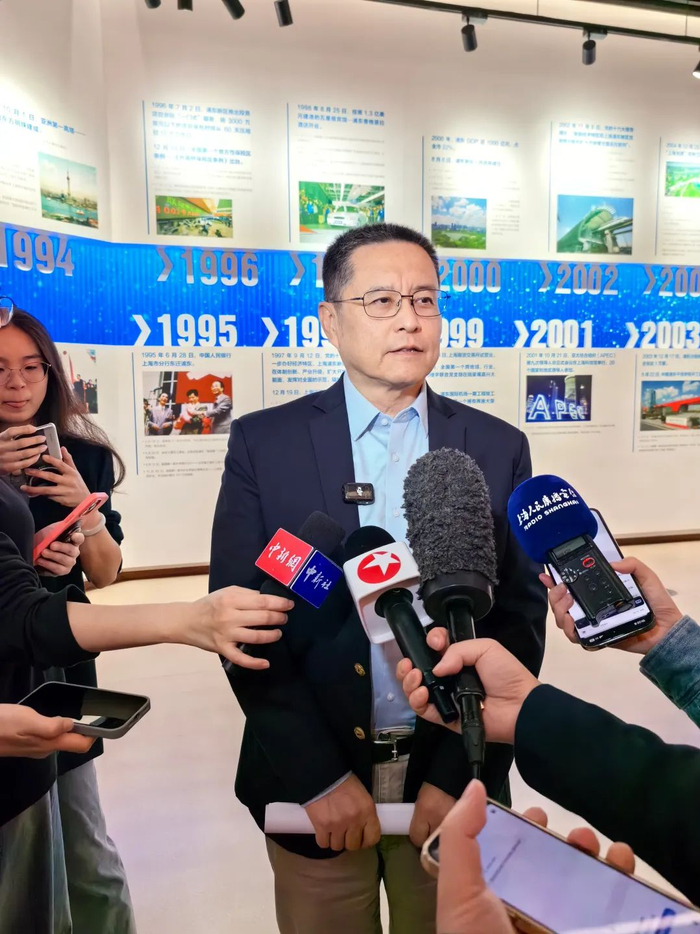 佛瑞亚海拉中国区电子事业部执行副总裁兼集团电子事业部董事会成员 白彬毅