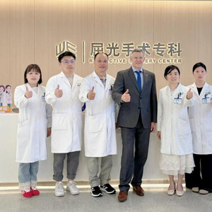 爱尔康交流团为何到访湖北普瑞眼科医院？共探屈光手术新发展