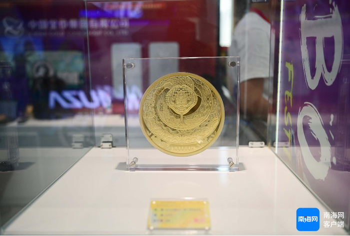 4月17日，在第五届消博会三亚国际游艇展区展出的展品。记者沙晓峰 摄