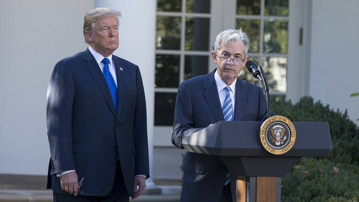 美国总统特朗普与美联储主席鲍威尔。视觉中国 资料图