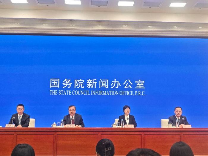 图：国新办新闻发布会介绍2025年一季度工业和信息化发展情况（缴翼飞/摄）