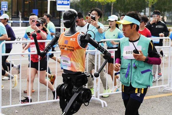 为了让机器人跑起来人类用了60年_手机新浪网