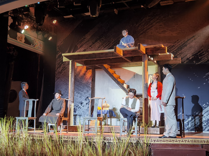 《魁阁时代》在云南大学至公堂公演