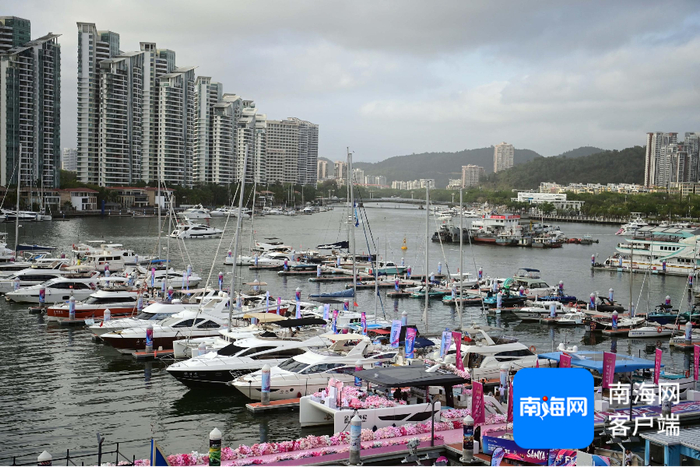 第五届消博会三亚游艇展区。记者 沙晓峰 摄