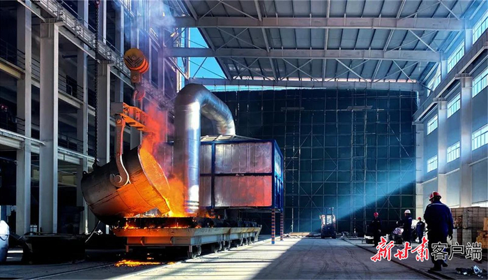 河西硅业新材料有限公司年产20万吨硅系新材料综合利用项目冶炼车间。