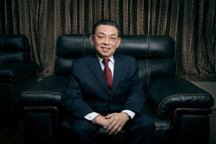 彩虹集团创始人刘荣富