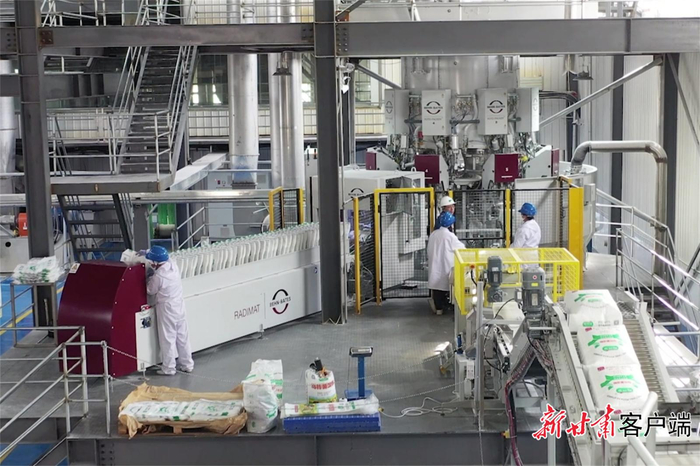 甘肃蓝天马铃薯产业发展有限公司生产车间。