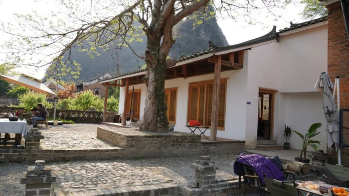 图为荷塘老寨一隅