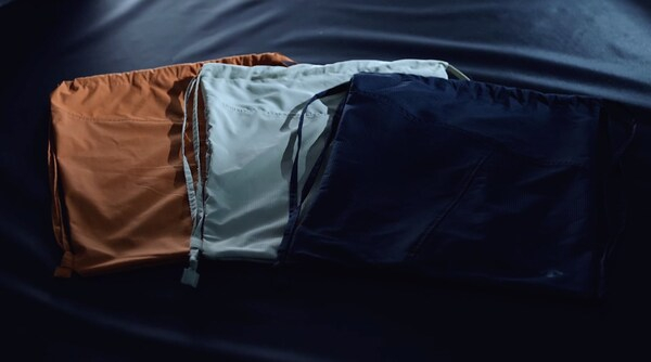 迪桑特利用余料制作而成的休闲包