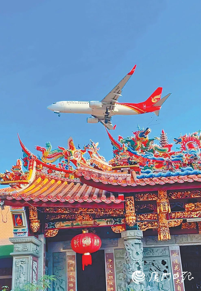厦门作为全国少有能在城区看到飞机起降的城市，不少拍飞机的最佳机位成为网红打卡点。（厦门市文旅局供图）
