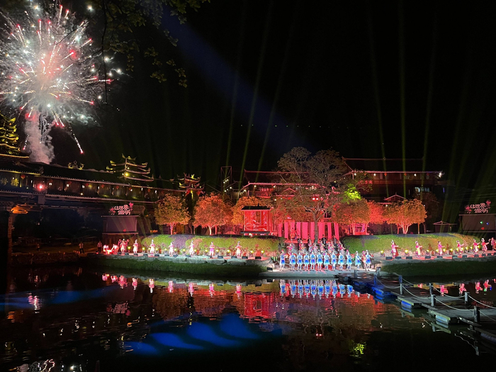 （皇都侗文化村分会场。吴秋霞 欧岳伟  摄）