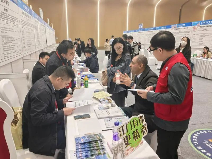△北京站招聘现场。