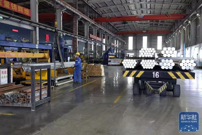 ↑广西来宾华航铝业车间。