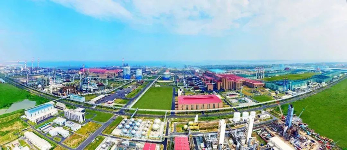 宝钢湛江钢铁、中科炼化、巴斯夫三大投资超百亿美元级项目齐聚东海岛。郎树臣 摄