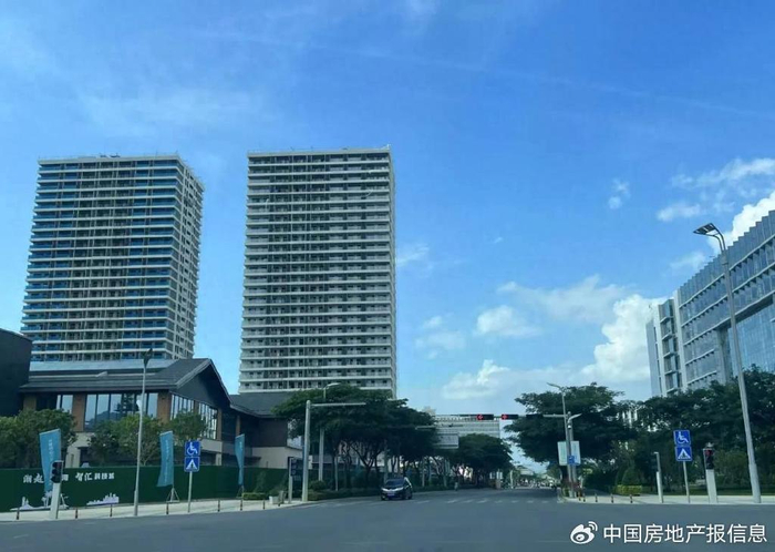 三亚崖州湾科技城街景，园区建设已具规模。陈标志/摄