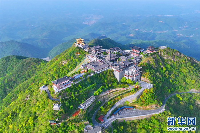 航拍春日大洪山风景区。新华网发 张倩龙 摄