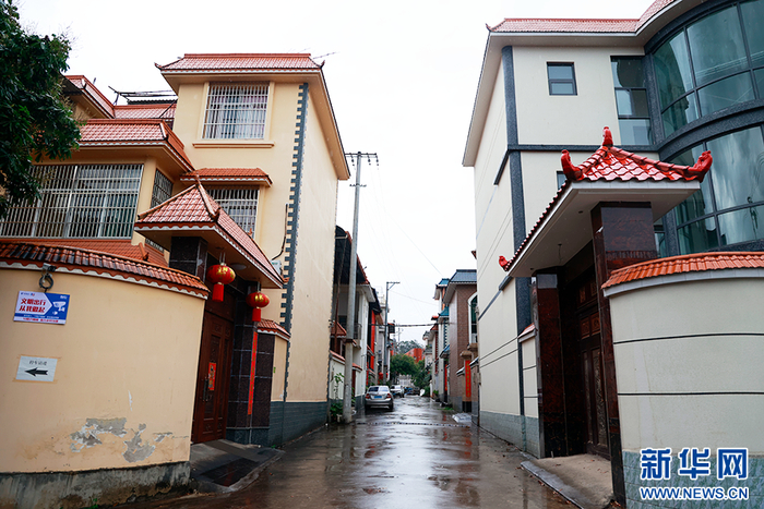 风平镇和谐村村容村貌（4月12日摄）。新华网 刘云 摄