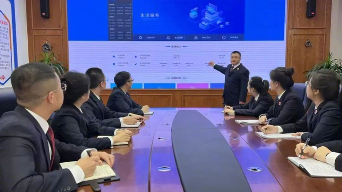 黑龙江省牡丹江市检察院检察官交流研讨如何使用政务数据共享交换平台完成数据申请与接收工作。