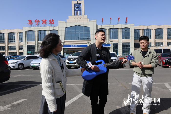 乌兰察布80后歌手王彦楠唱新歌《旧轨还乡》