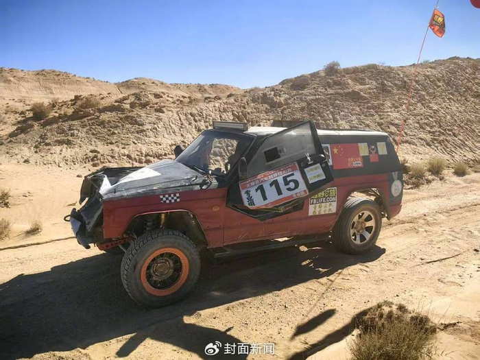 比赛后的越野赛车