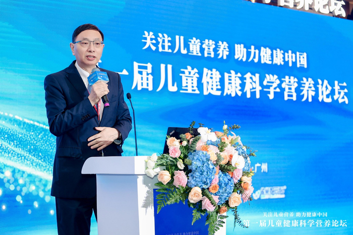 图：论坛主席、中华医学会肠外肠内营养学分会前任主委、上海市儿科医学研究所所长蔡威教授
