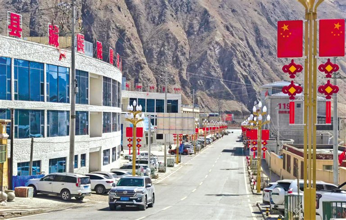图为索县街景。通讯员　益西卓玛　摄