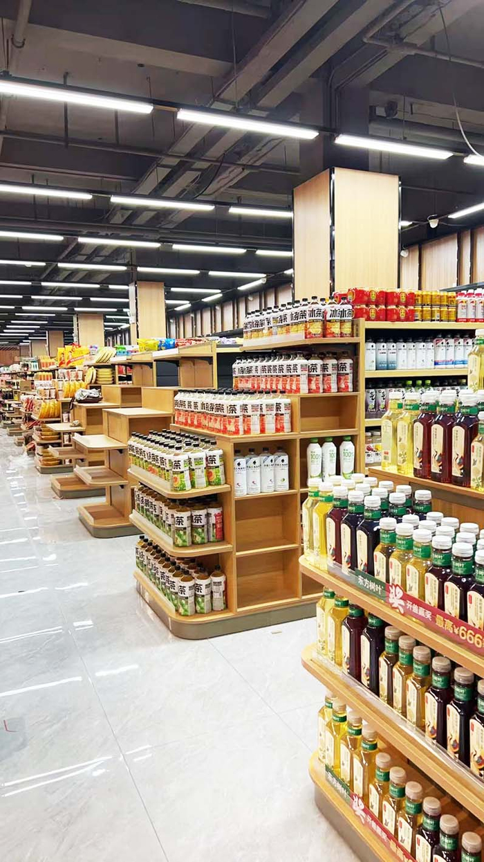 日用品销售区。