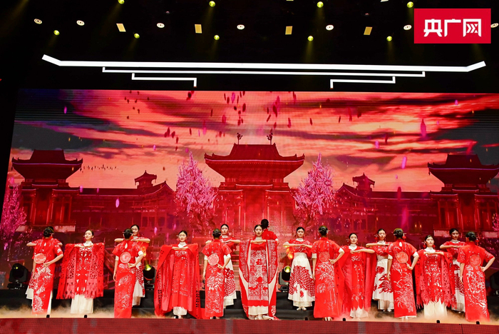 高碑店市非遗走秀