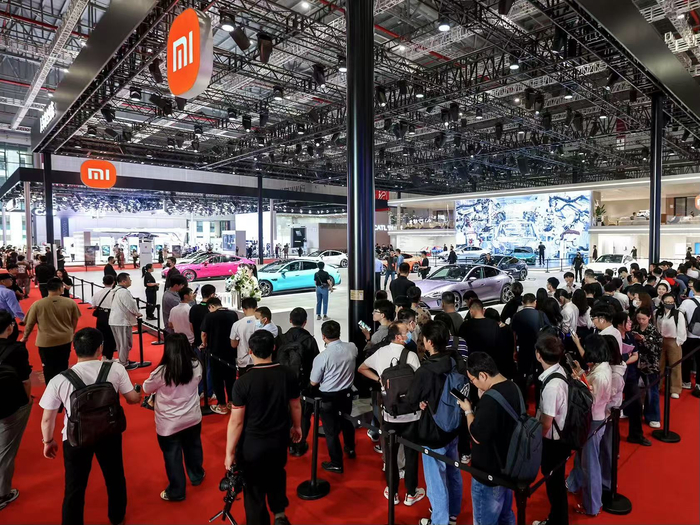 2025年上海车展小米展台（图源：小米汽车官方微博）