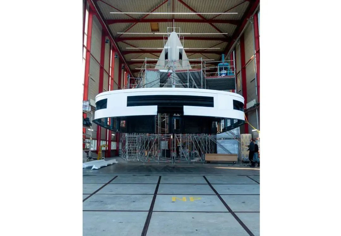 用于帆船的碳纤维复合材料甲板室（图片来源：Vabo Composites）