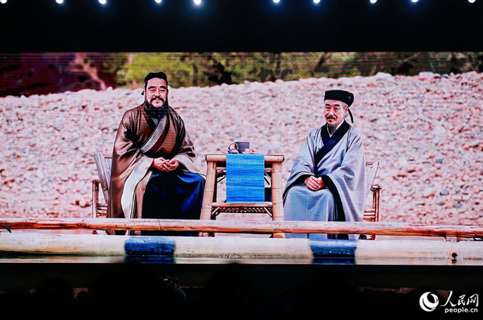 借助AI技术，朱子与孔子同乘竹筏漂流。人民网 李唯一摄