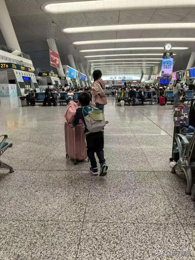 下午3点10分，杭州小学生已经抵达火车东站，打算高铁出行 受访者供图