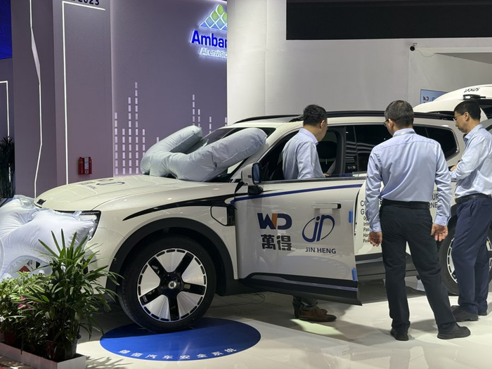 全车安全气囊方案 钱文婷 摄