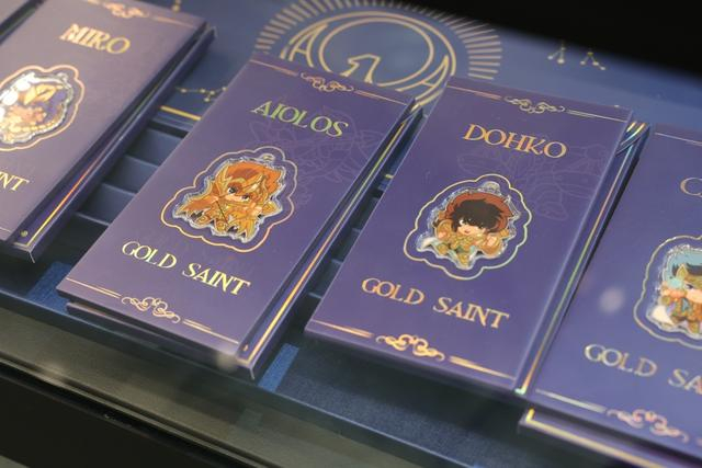 老凤祥圣斗士联名卡片 赖鑫琳 摄