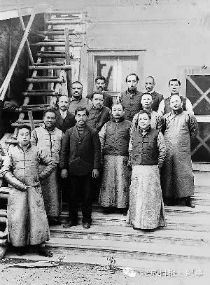 詹天佑（第二排正中）与中华工程师学会部分会员合影