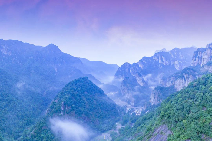 灵峰夜景 图源云上世界-航拍神州