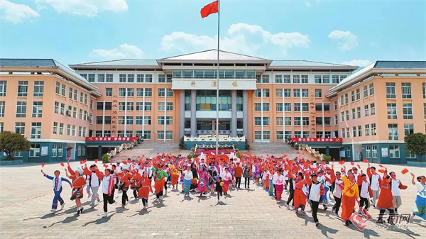 会泽县茚旺高级中学。王怀青 摄