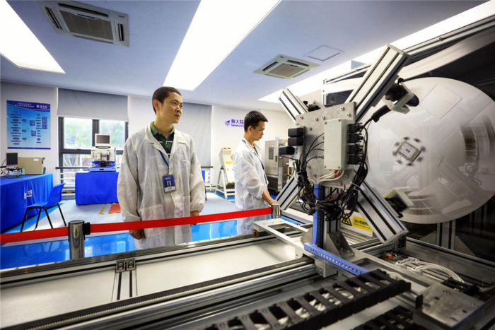 新大陆工程试验中心进行机器人条码识读检测（欧阳进权 摄）