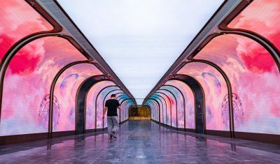 图为金陵中环B1层东西区连通道“时空列车”。 南京日报/紫金山新闻记者 戚珂嘉 摄