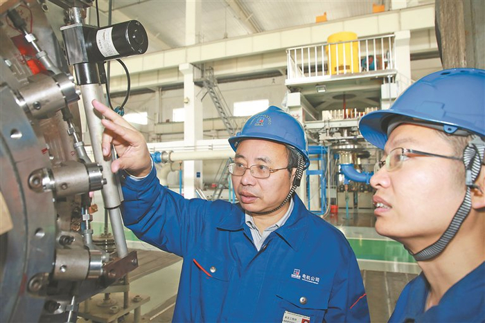 覃大清，哈尔滨电机厂有限责任公司研究员级高级工程师，国家卓越工程师。