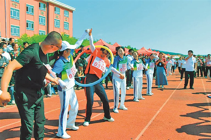     全民运动会。韩惟竹摄