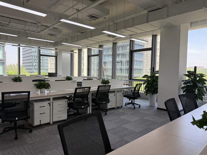 在昌平未来中心G座，为青年人才准备的免费工位。新京报记者 田杰雄 摄