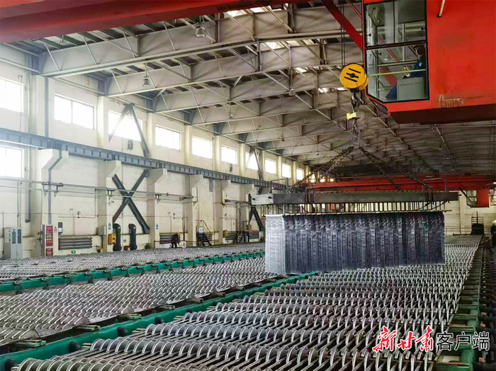 靖远高能环境新材料技术有限公司的电解铅生产线。 新甘肃·甘肃日报记者 彭雯 摄