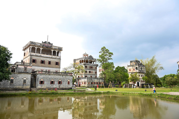 这是4月10日拍摄的广东省开平市拍摄的自力村碉楼景区。新华社记者 肖恩楠 摄