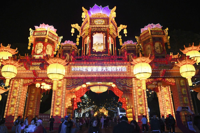 位于广州的2025年粤港澳大湾区灯会将持续至5月5日，为“五一”假期增添光彩。新华社发（许建梅摄）