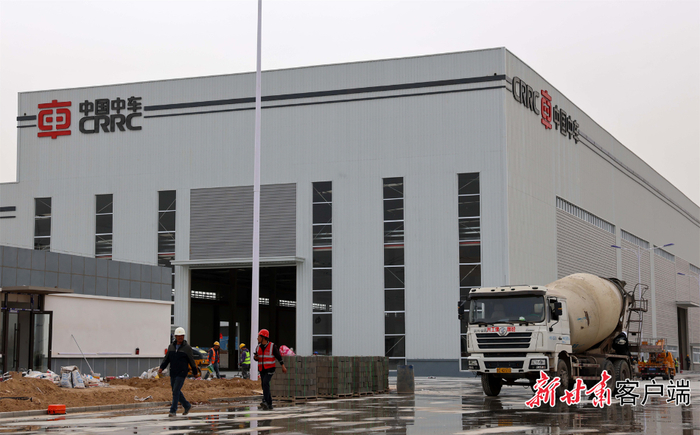 中车·锦源白银智慧能源装备产业项目现场。 新甘肃·甘肃日报记者 高樯 摄