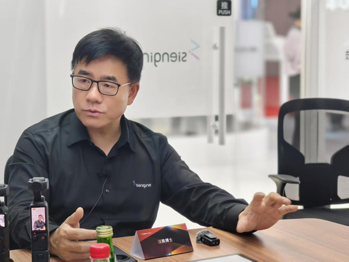 芯擎科技创始人、董事兼