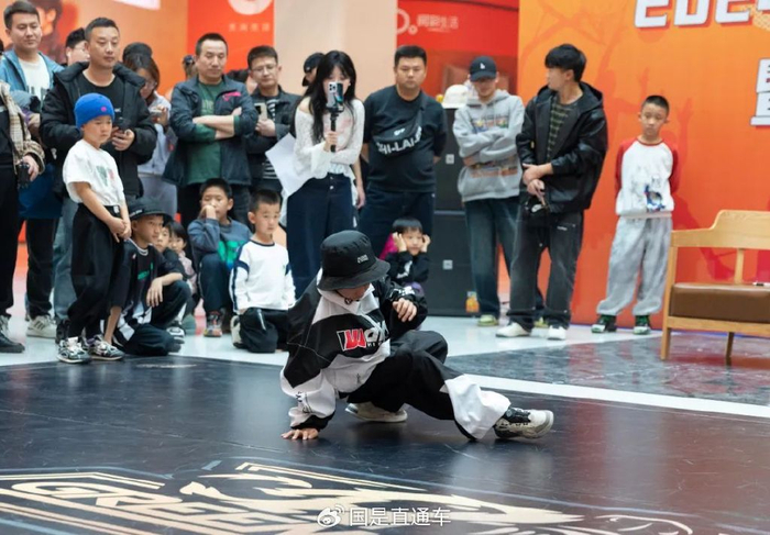 △2024年银川市“潮流体育”运动季暨体育赛事进商圈活动，图为青少年街舞联赛现场。（资料图）中新社记者 杨迪 摄