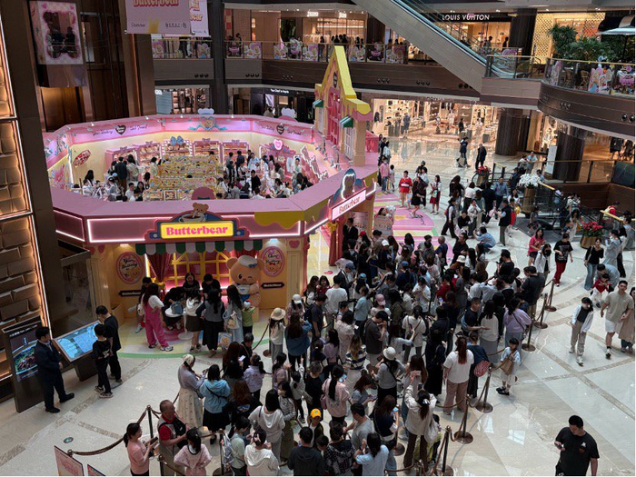 港汇恒隆“黄油小熊”主题艺术展（财联社记者摄）